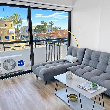 Unbeatable Location! Modern 2br Апартаменты Ларнака
