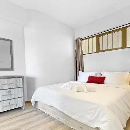 Апартаменты Unbeatable Location! Modern 2br *